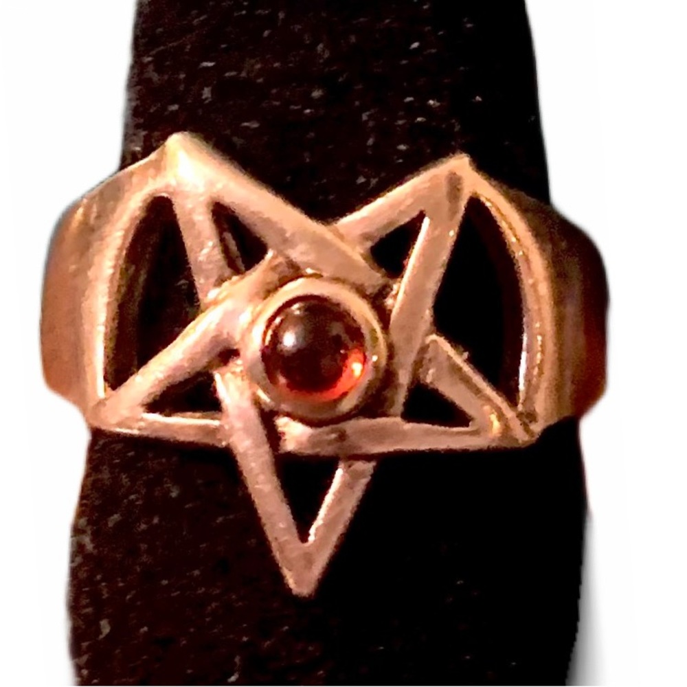 Sterling Silver Eastern Star ring. Garnet. Size 6